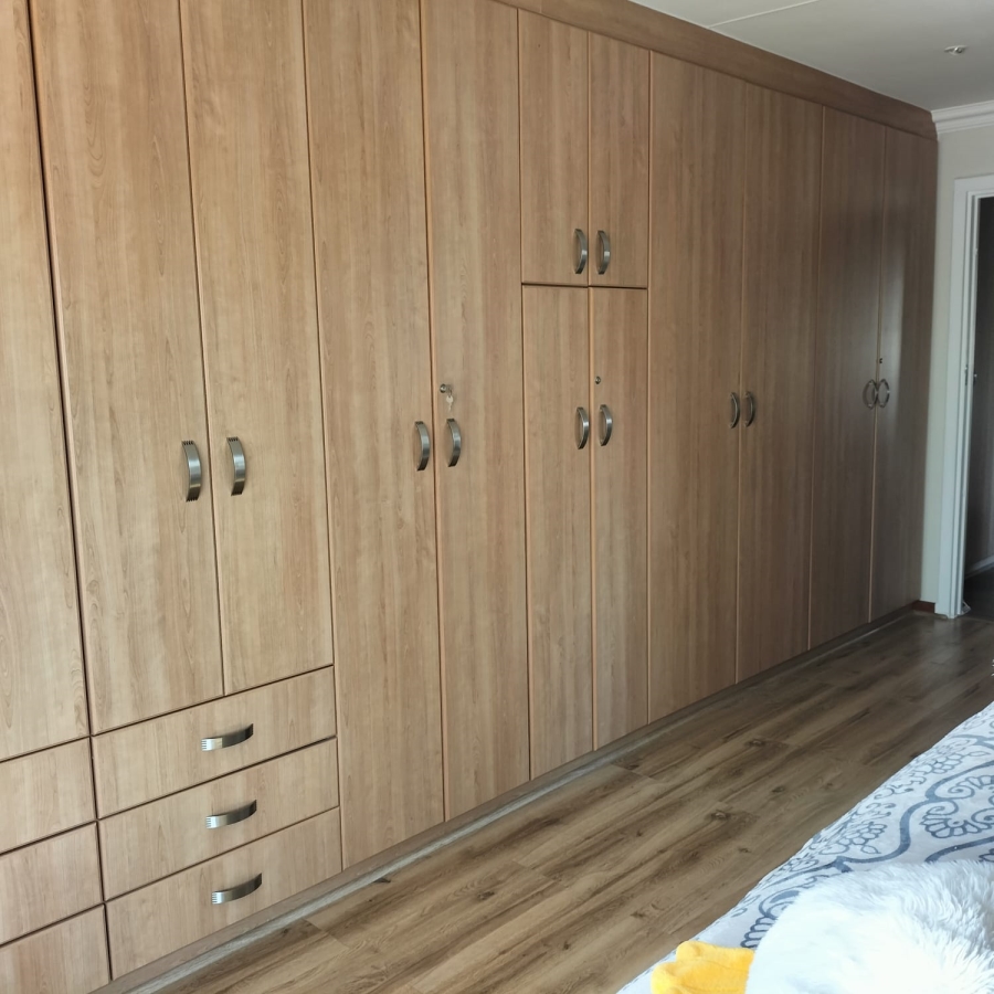 3 Bedroom Property for Sale in Fraaiuitsig Western Cape